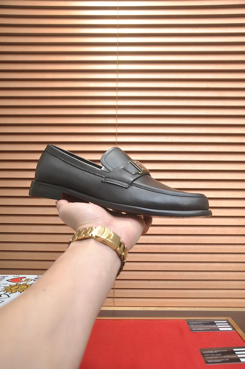 Men's men's shoes 💰540💶🌲 DG top 🔍🔍Men's new leather shoes 🚹 are on sale at the same time at the counter ⚠The uppers are imported cowhide from Italy, the entire imported cowhide lining, imported accessories 💪💪, completely 1⃣️ vs 1⃣️ replica 🇮 🇹💪💪, ⚠Sole: The original sole is specially provided by the original factory, the exclusive movable molded sole is super comfortable, ⚠The original factory follows the order, 🔍🔍high quality, you can enter and exit the counter at will, welcome to compare ⚠Size: 38-44 (45 customized)